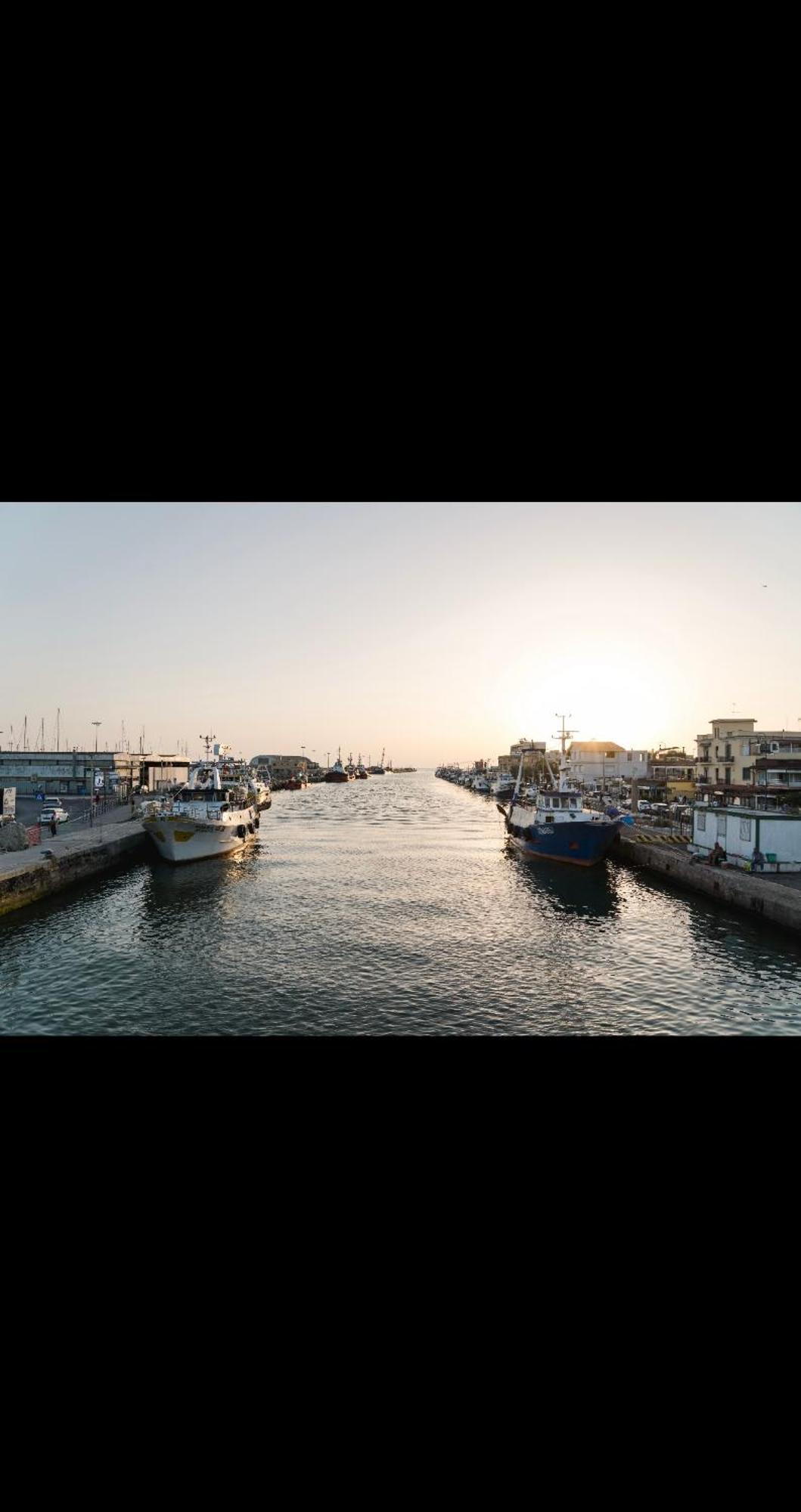 Pau Suite Home Fiumicino Buitenkant foto